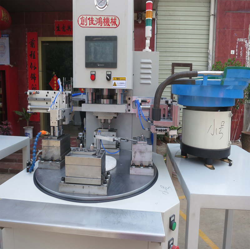 多工位精密滑塊式油壓衝床