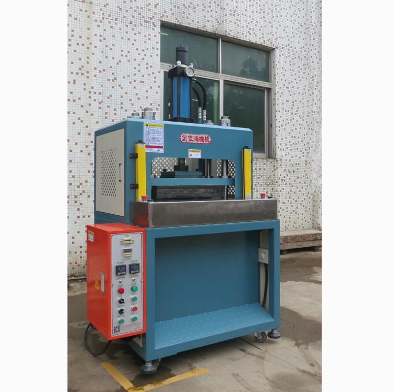 四柱油壓發熱機