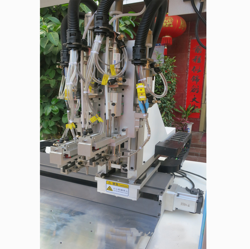 全自動螺母埋植機