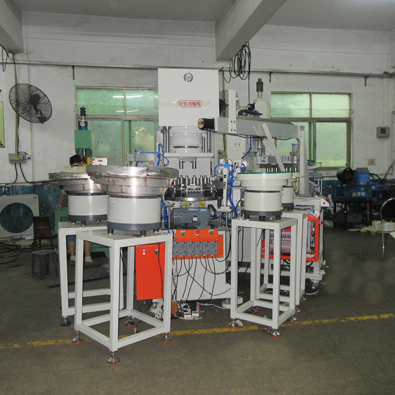 全自動四柱衝壓機