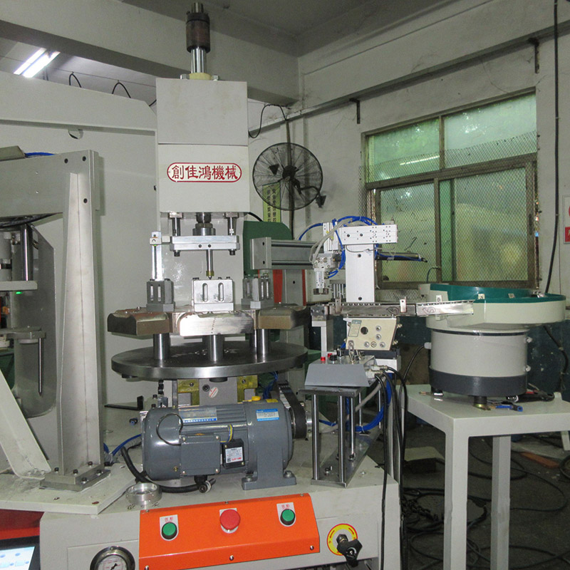 全自動四柱衝壓機