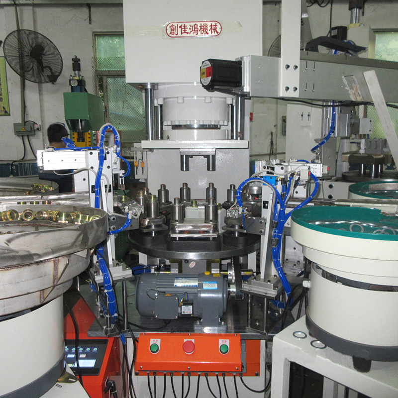 全自動四柱衝壓機